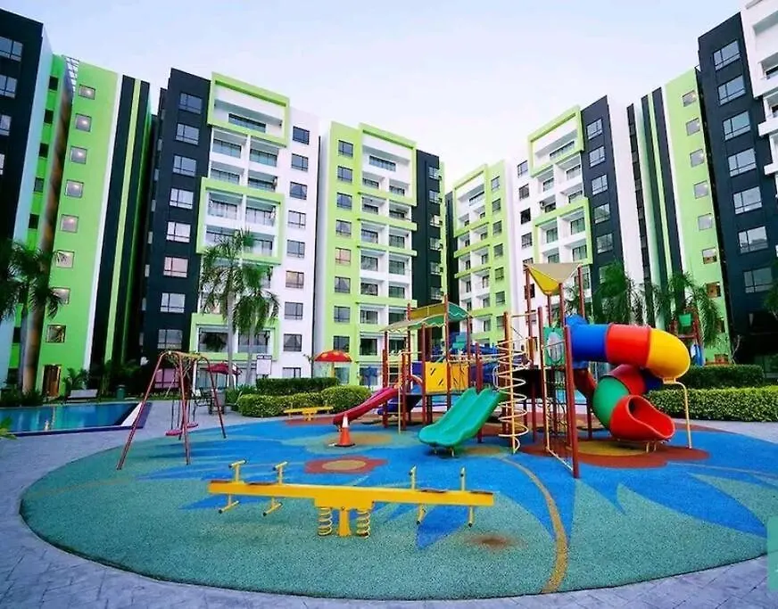 Ipoh Manhattan Waterpark Safari-12Pax 0*,  Malaysia